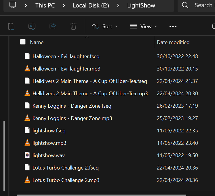 Billede af drevet på en PC med forskellige lysshows lagt på